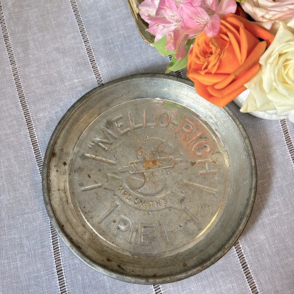 Vintage tin pie pan, wall accent. Mellow Rich pie by Mrs. Smith’s advertising